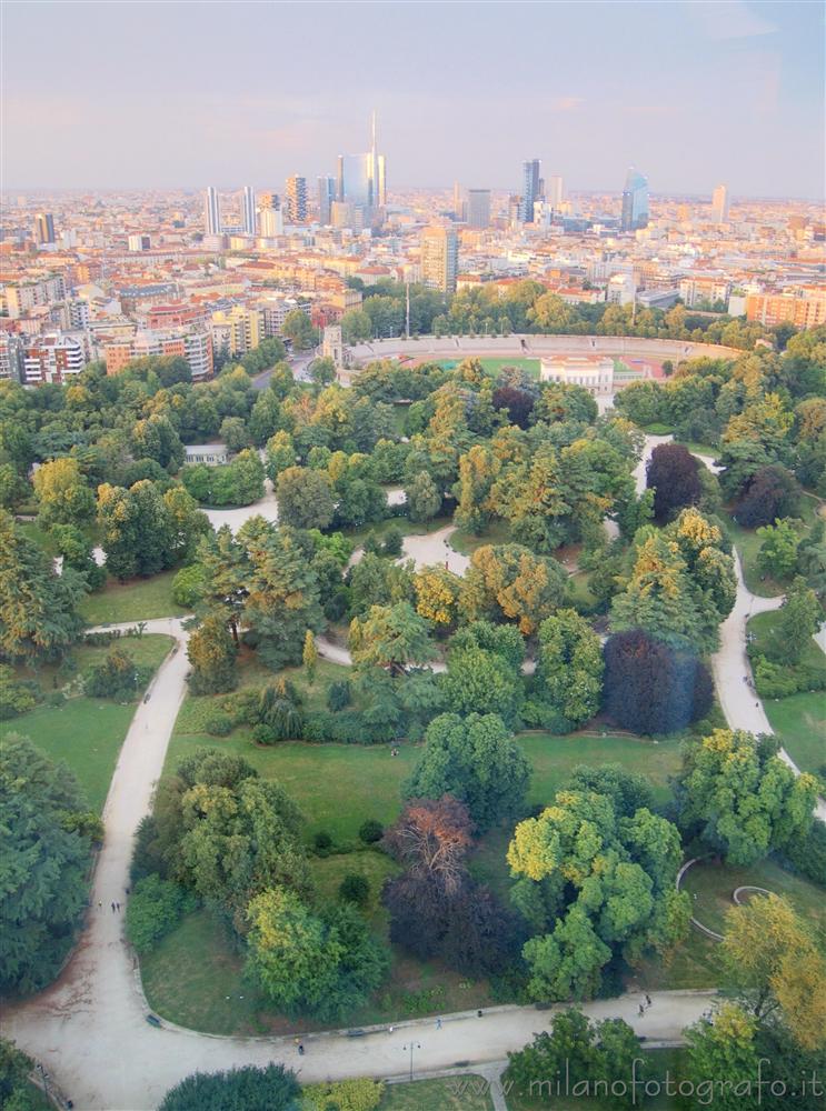 Milano - Panorama dalla Torre Branca al tramonto